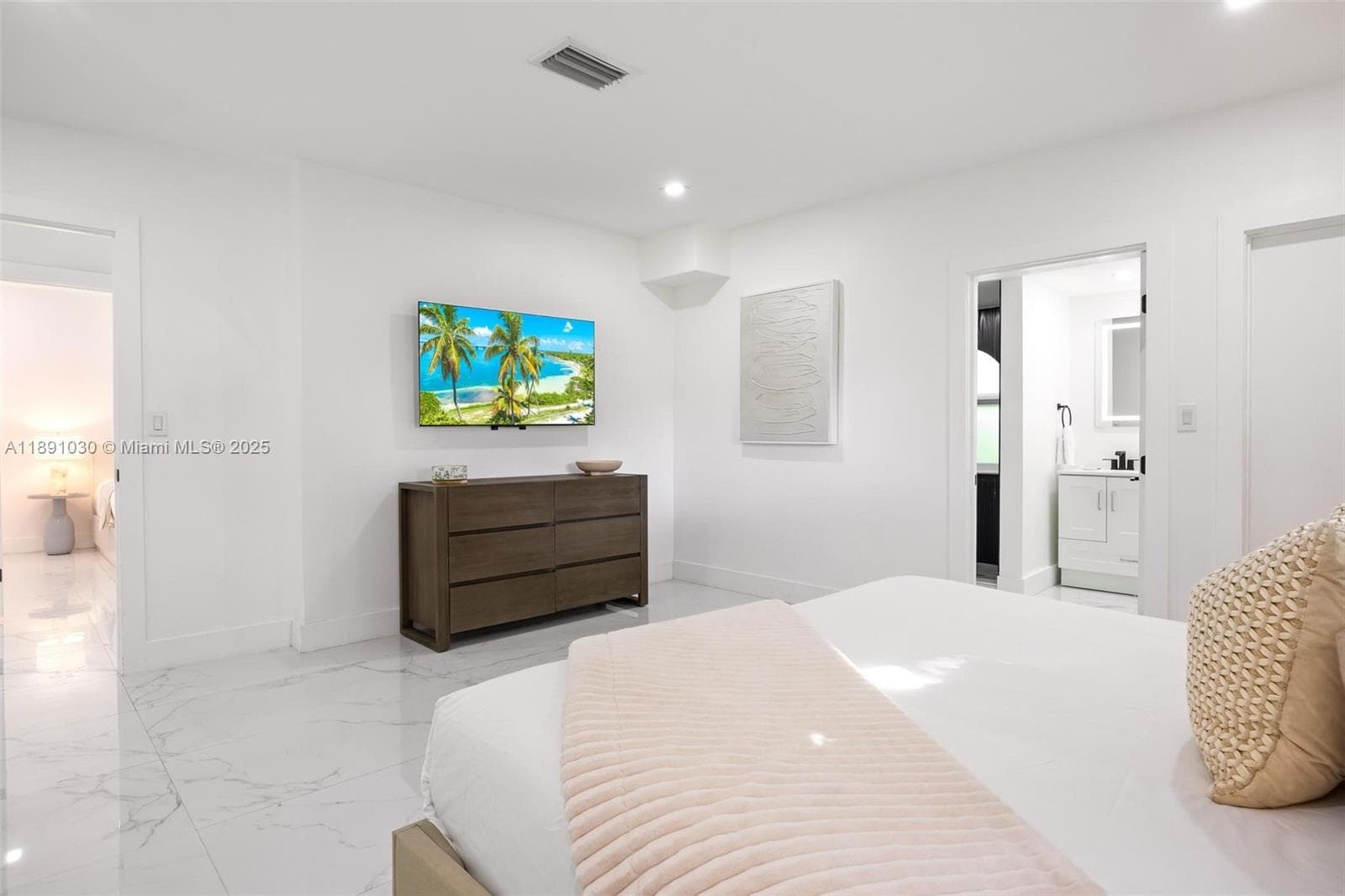 1651 SW 13th Ave, Miami FL 33145 — 41
