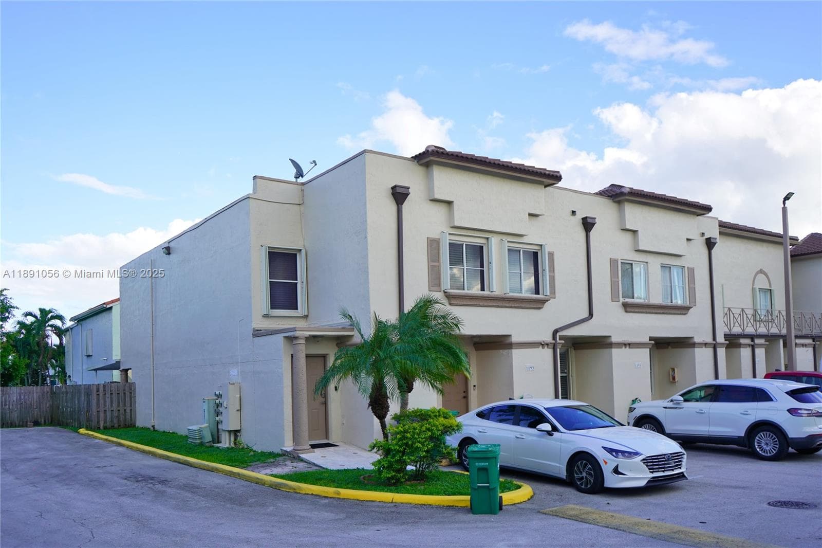 1195 NW 124th Ave # 2202, Miami FL 33182 — 2