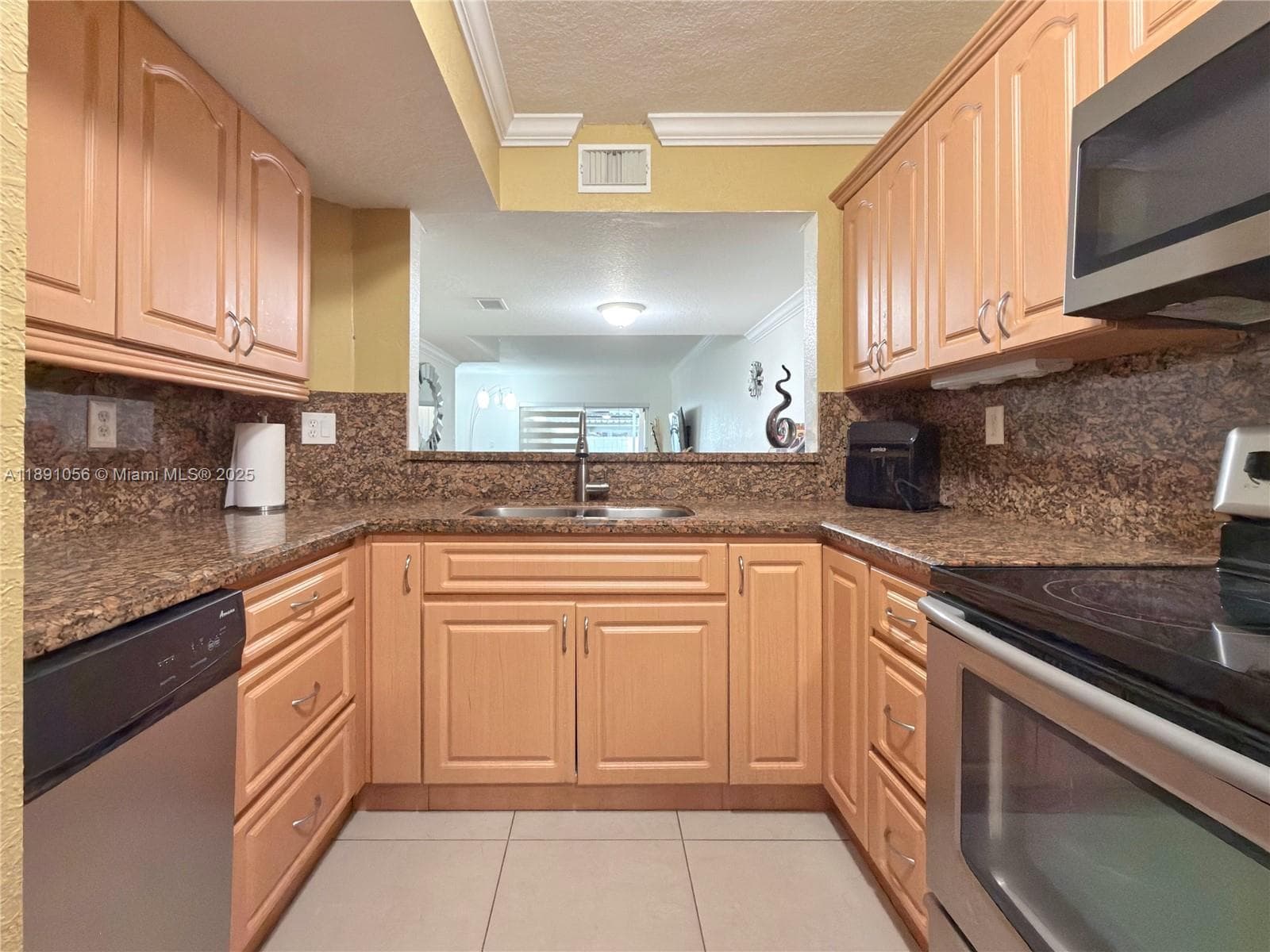 1195 NW 124th Ave # 2202, Miami FL 33182 — 7