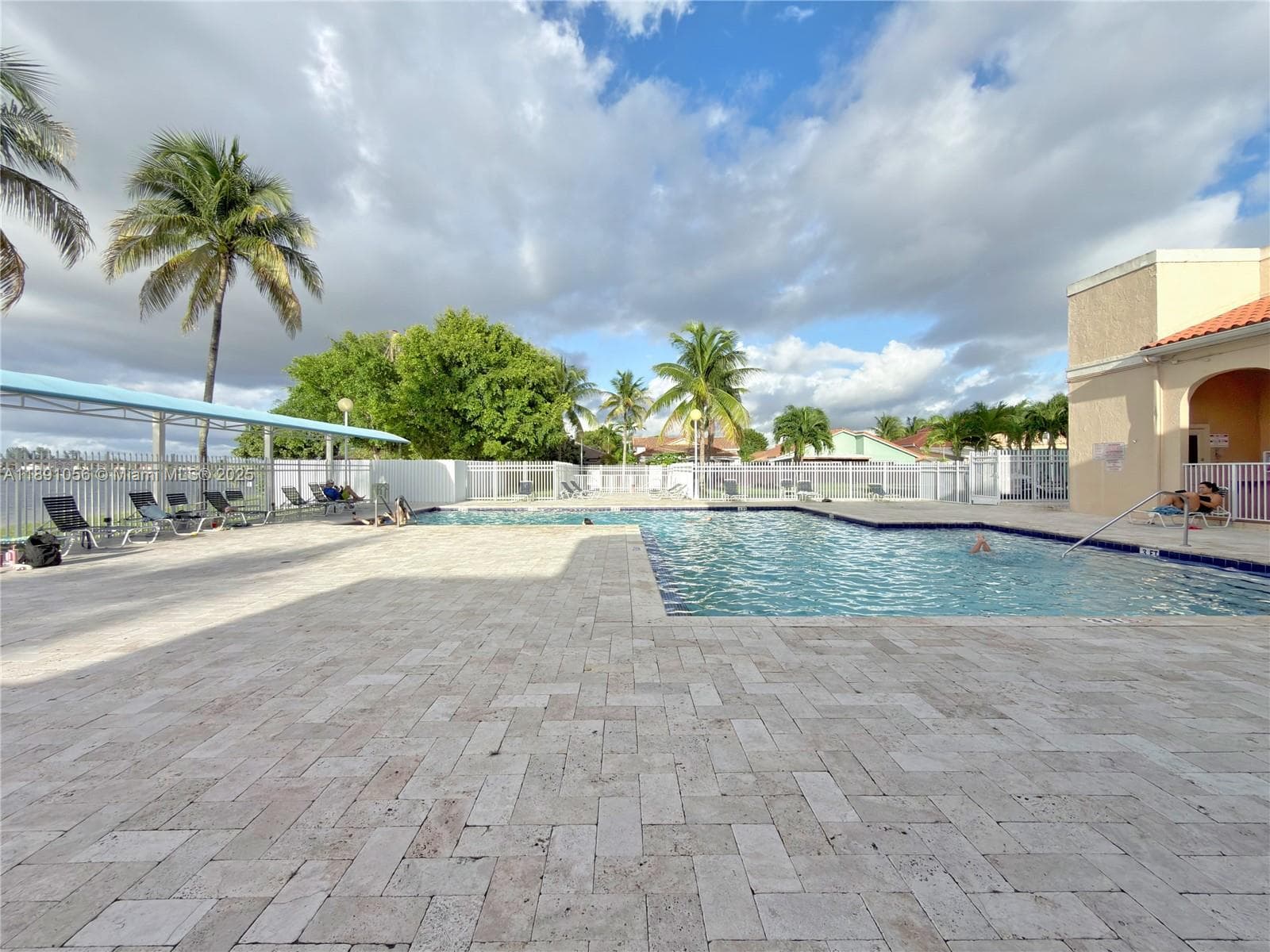 1195 NW 124th Ave # 2202, Miami FL 33182 — 41