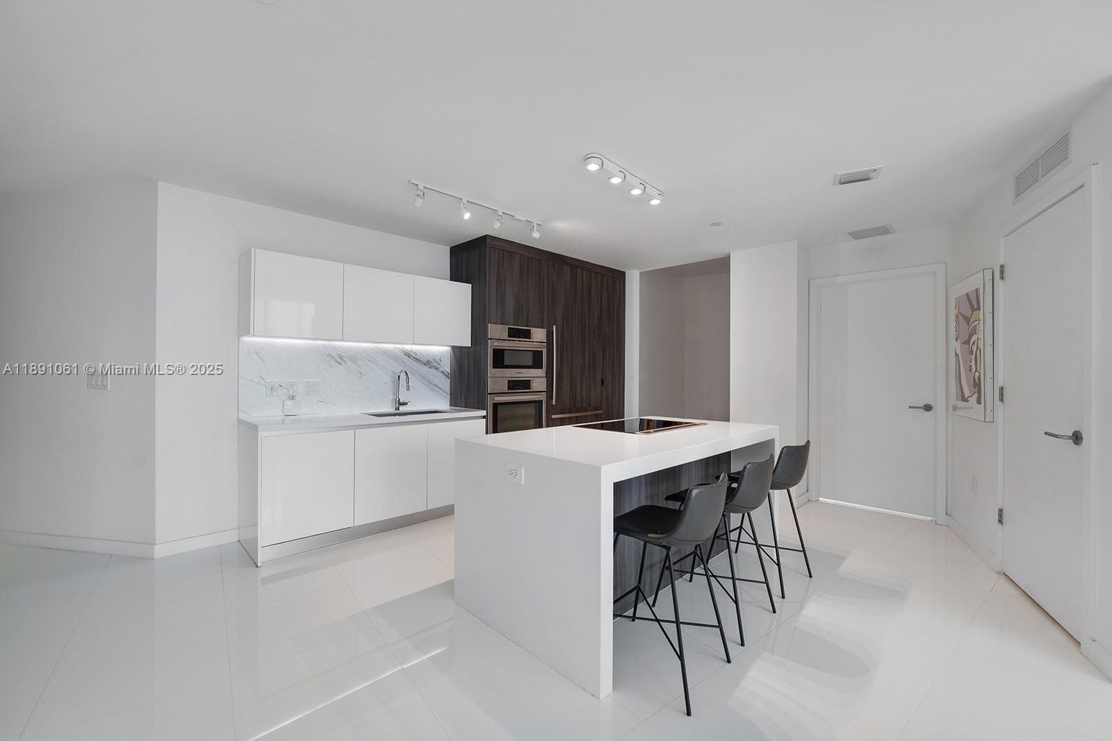 851 NE 1st Ave # 4403, Miami FL 33132 — 6