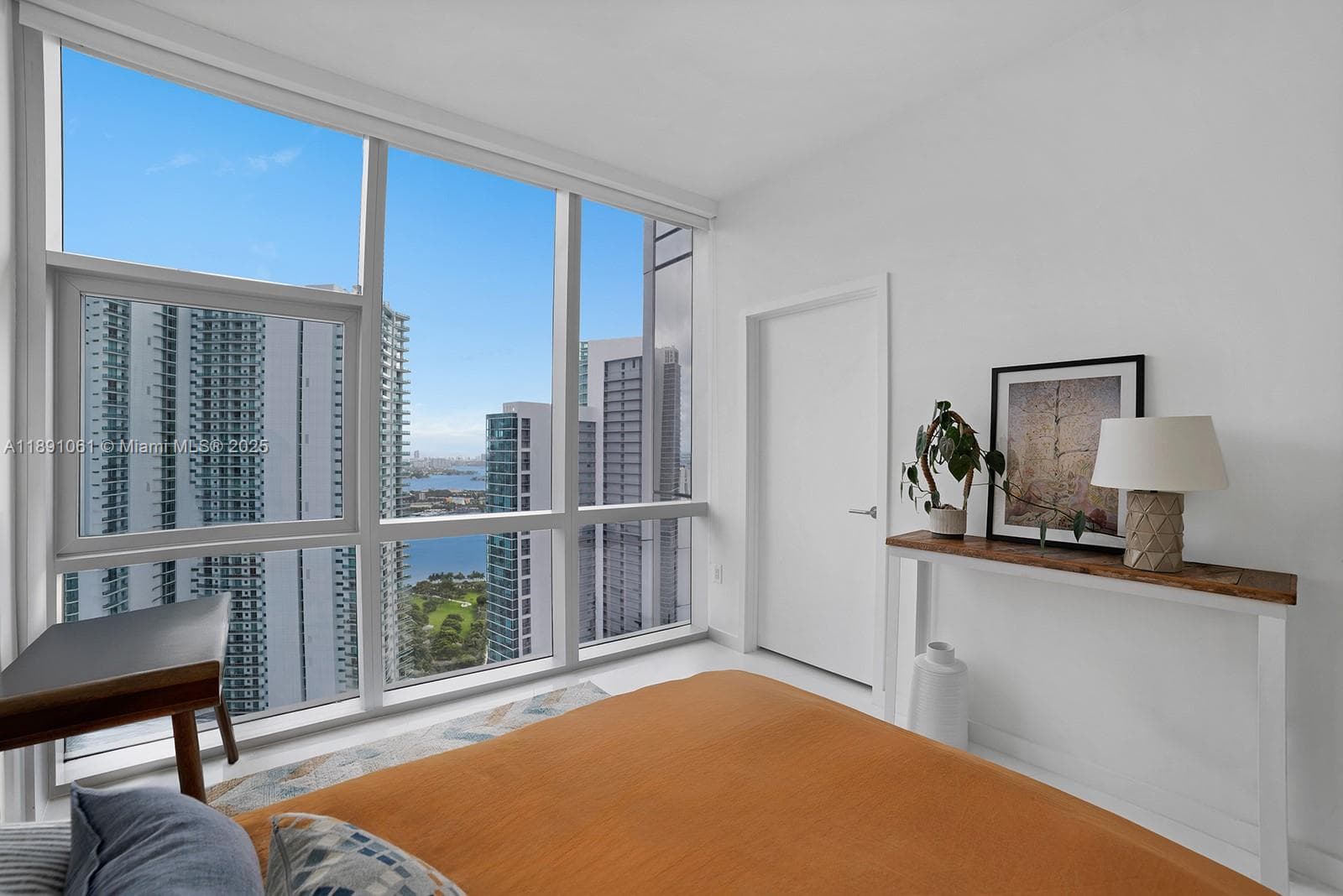 851 NE 1st Ave # 4403, Miami FL 33132 — 13