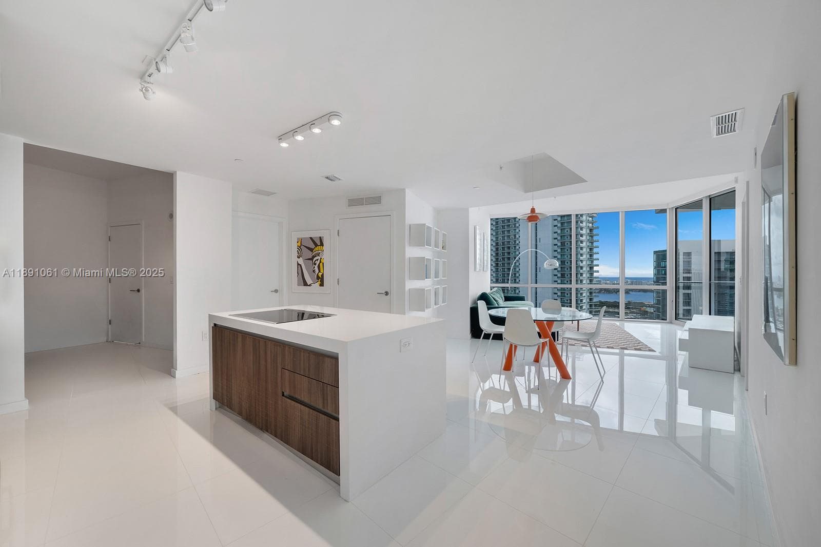 851 NE 1st Ave # 4403, Miami FL 33132 — 5
