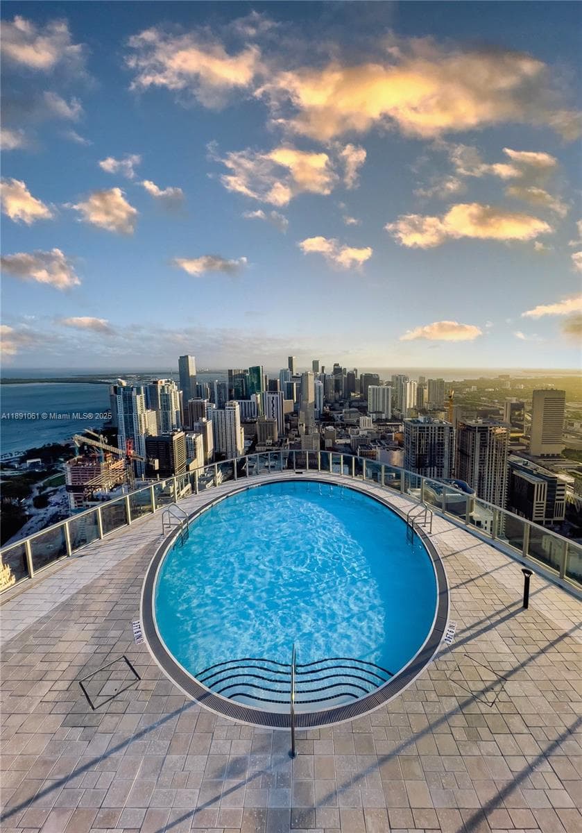 851 NE 1st Ave # 4403, Miami FL 33132 — 30