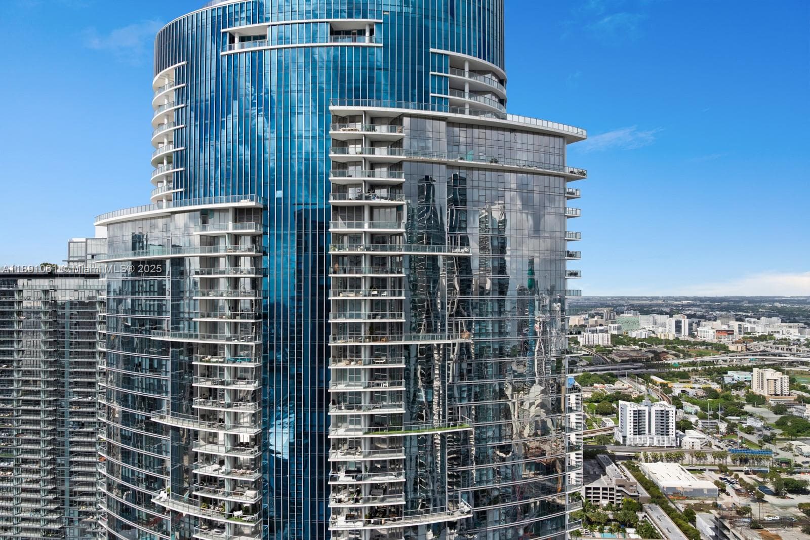 851 NE 1st Ave # 4403, Miami FL 33132 — 19