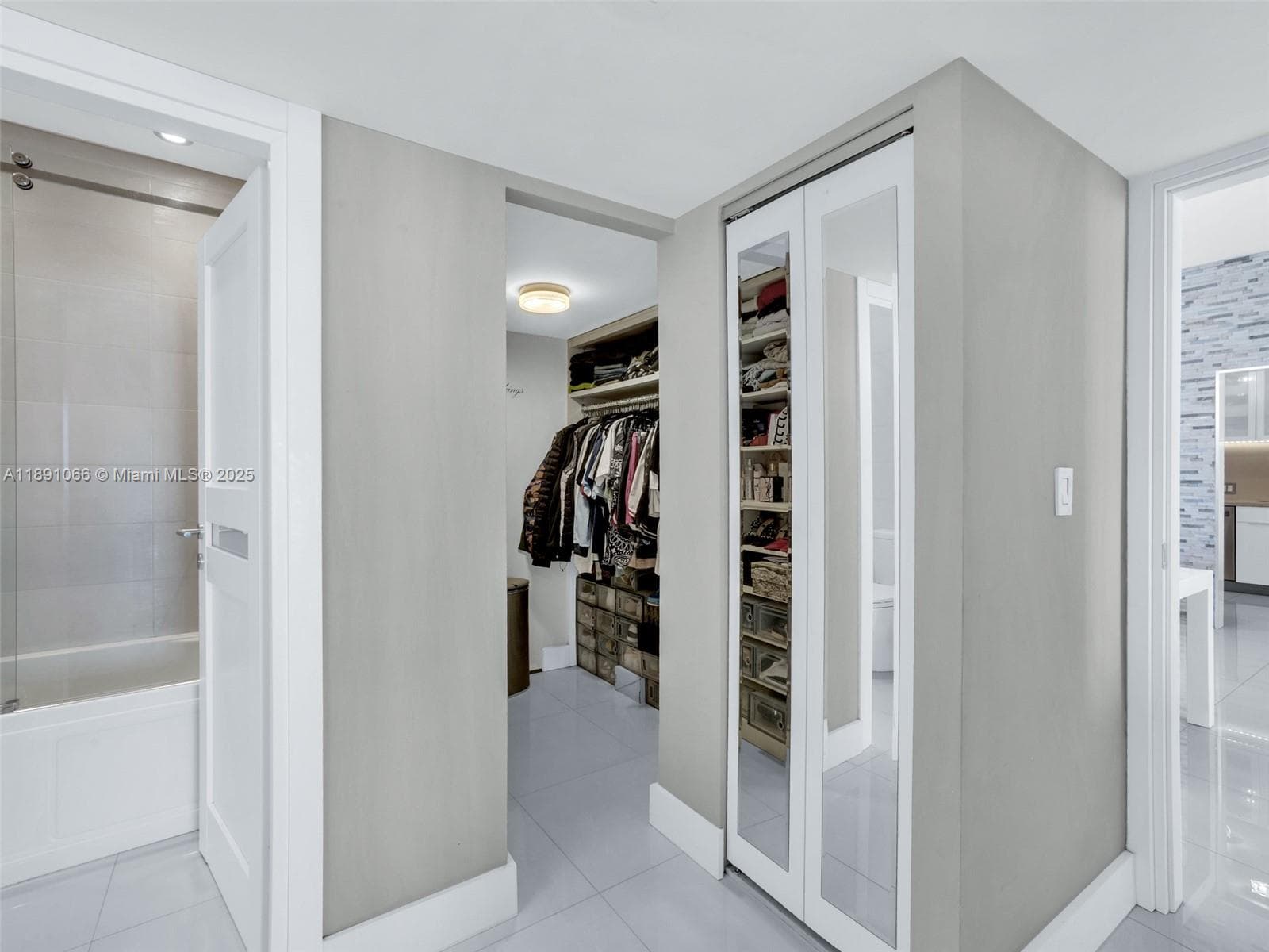 100 Bayview Dr, Sunny Isles Beach FL 33160 — 16