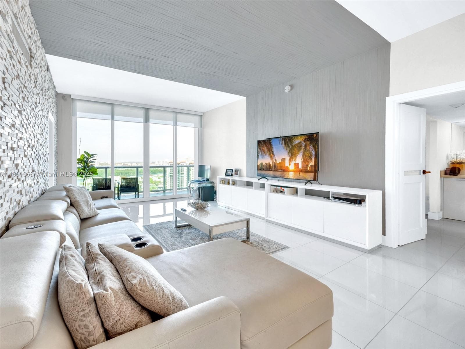 100 Bayview Dr, Sunny Isles Beach FL 33160 — 3