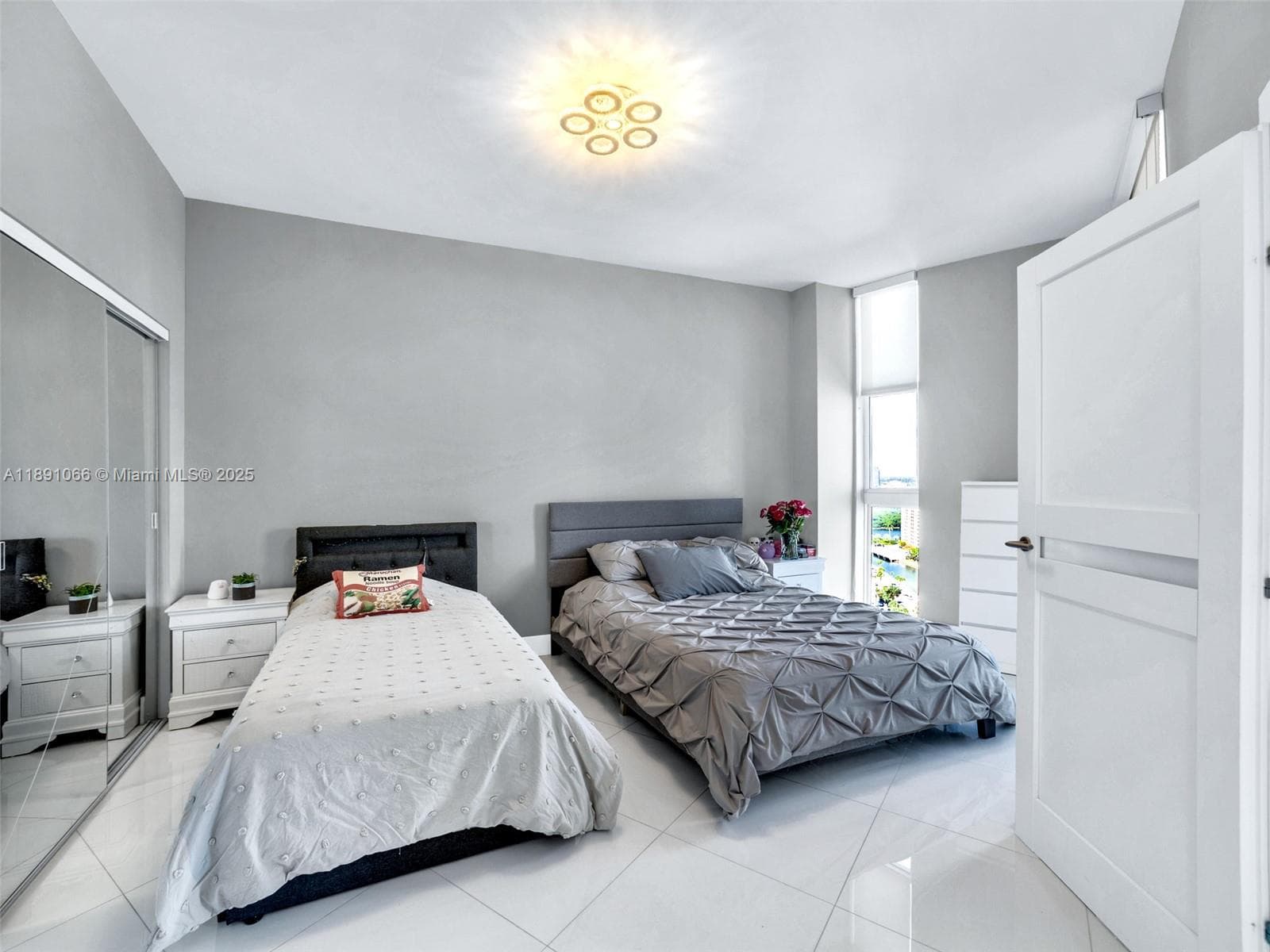 100 Bayview Dr, Sunny Isles Beach FL 33160 — 20