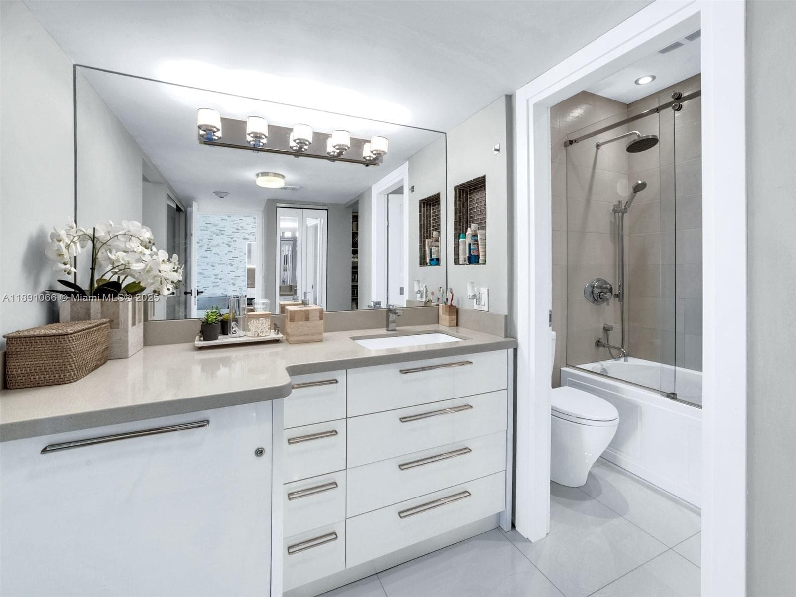 100 Bayview Dr, Sunny Isles Beach FL 33160 — 15