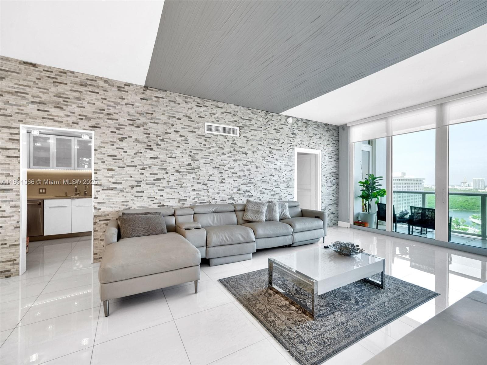 100 Bayview Dr, Sunny Isles Beach FL 33160 — 4
