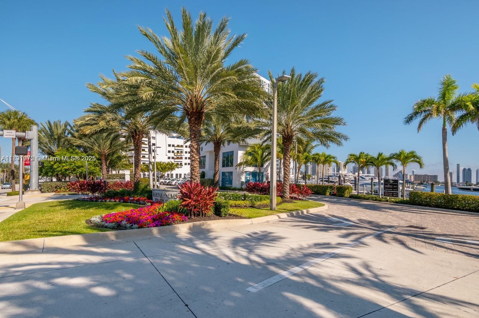 17301 Biscayne Blvd # 708, North Miami Beach FL 33160 — 23