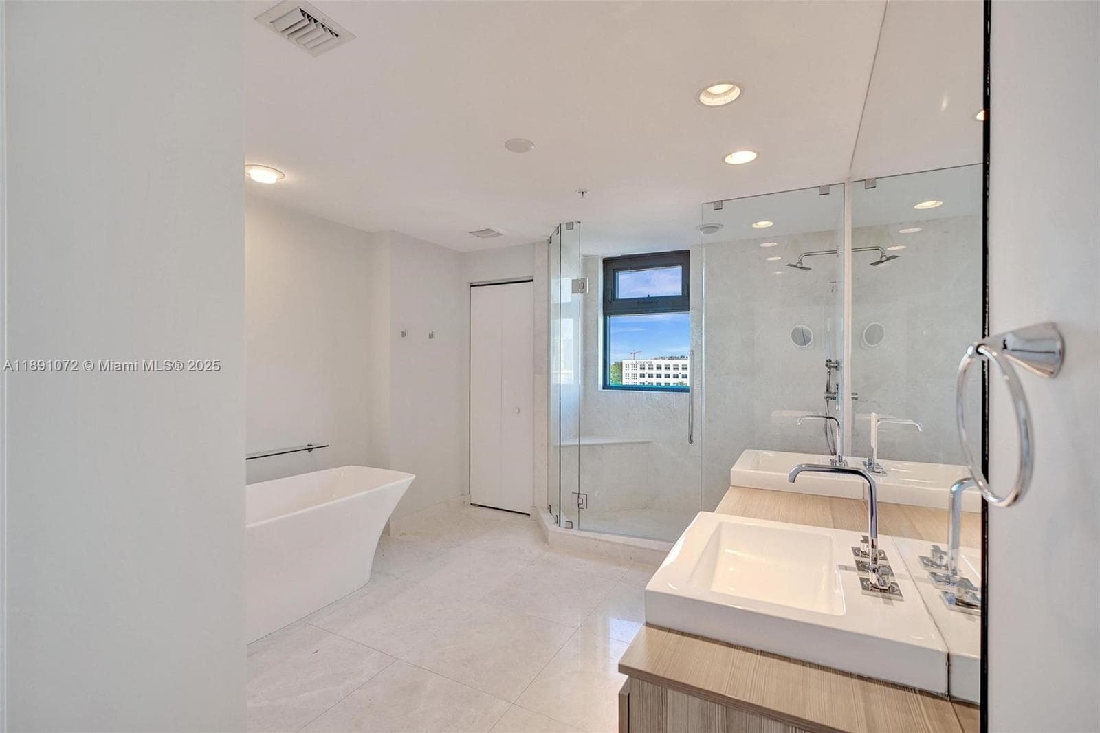 17301 Biscayne Blvd # 708, North Miami Beach FL 33160 — 16