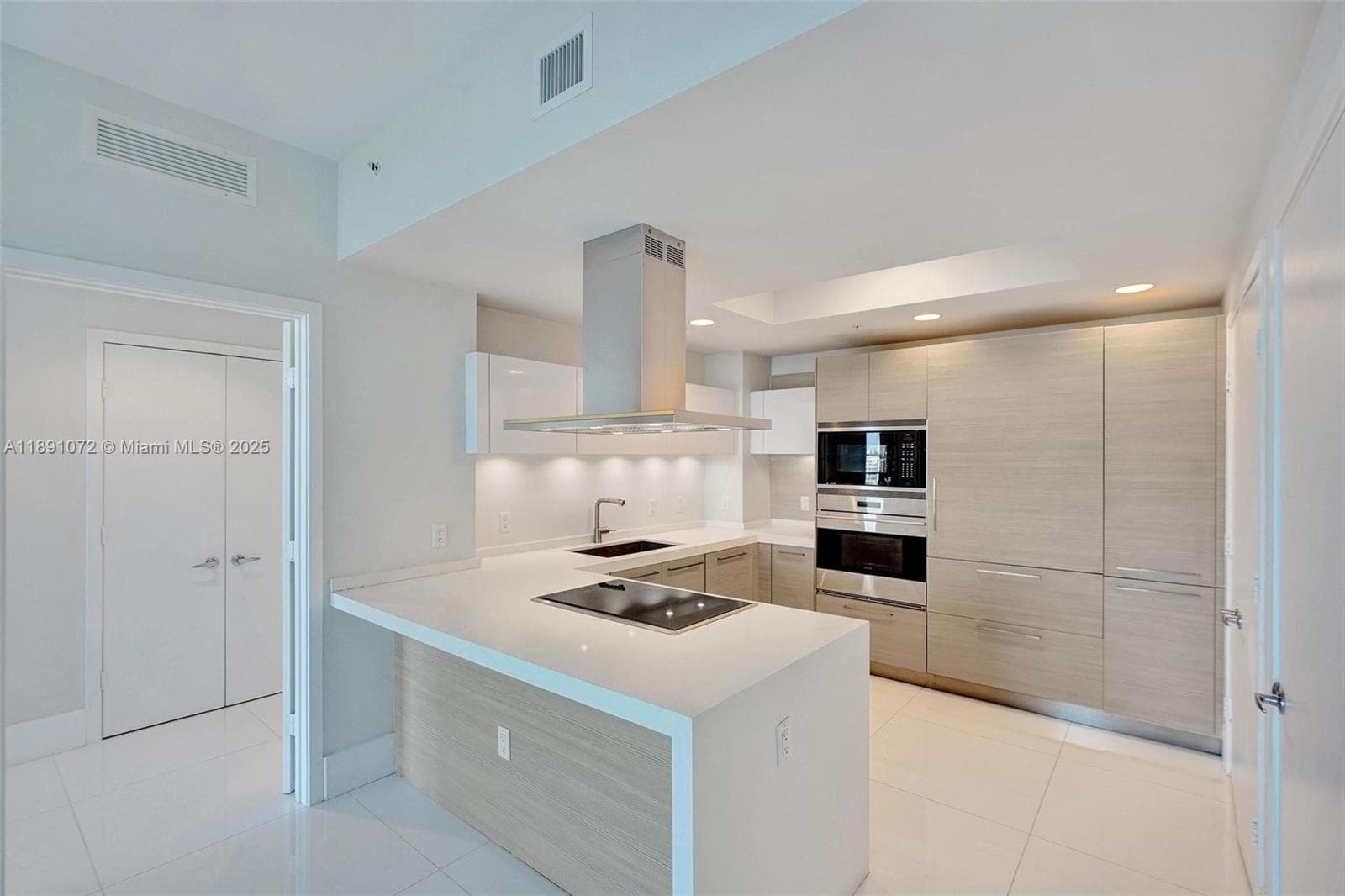 17301 Biscayne Blvd # 708, North Miami Beach FL 33160 — 7