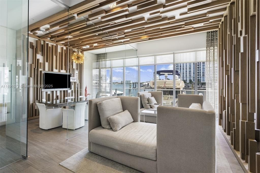 17301 Biscayne Blvd # 708, North Miami Beach FL 33160 — 36