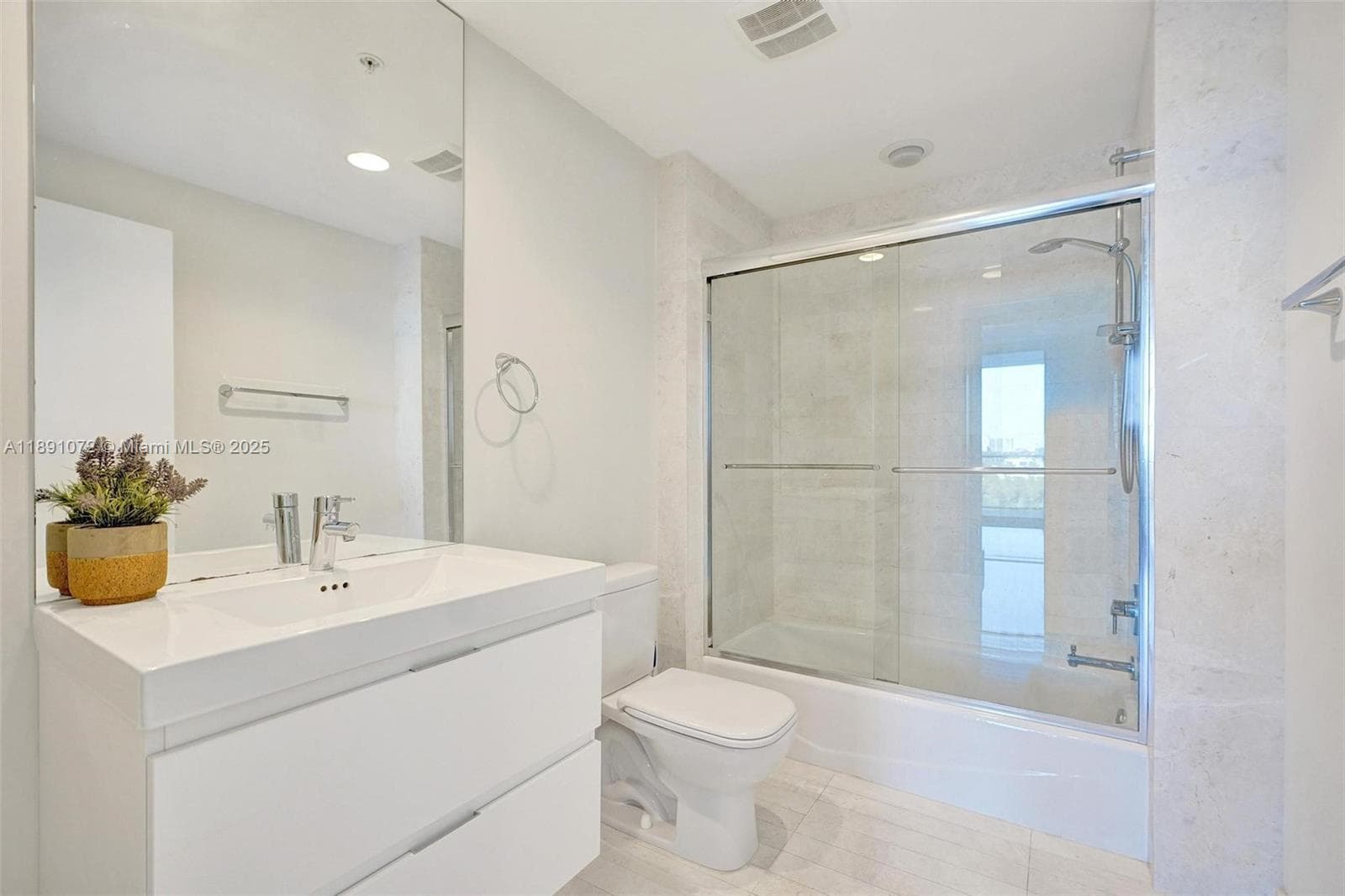 17301 Biscayne Blvd # 708, North Miami Beach FL 33160 — 20