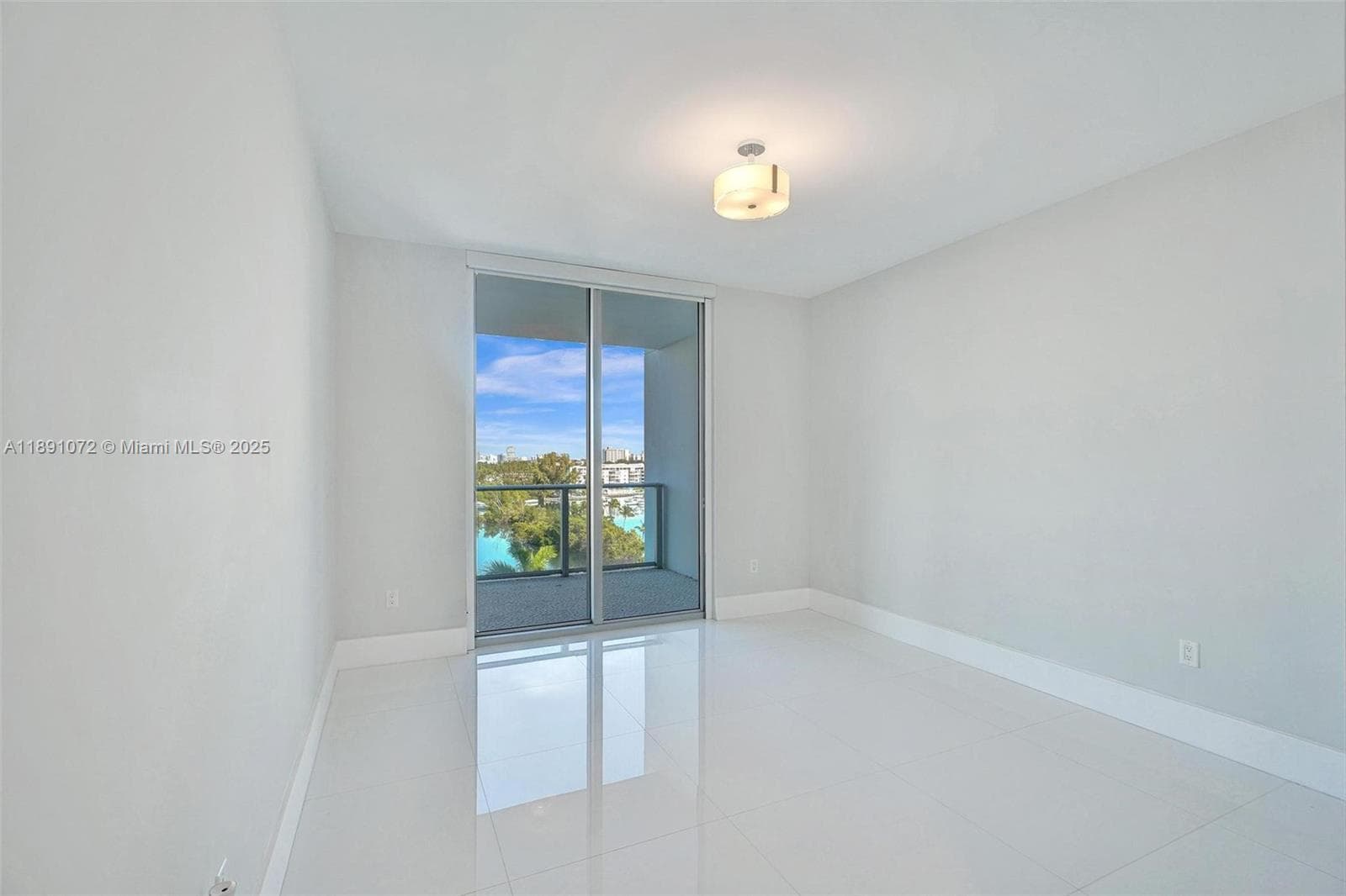 17301 Biscayne Blvd # 708, North Miami Beach FL 33160 — 18