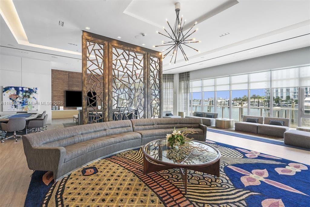 17301 Biscayne Blvd # 708, North Miami Beach FL 33160 — 39