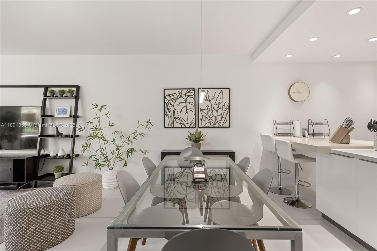 101 Crandon Blvd # 379, Key Biscayne FL 33149 — 3