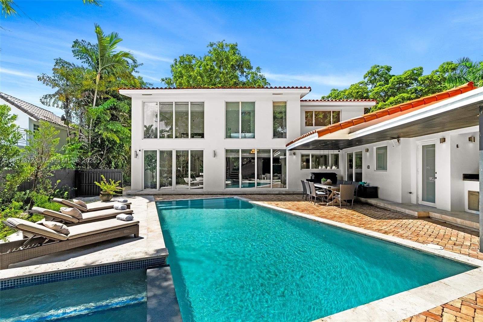 575 Bay Point Rd, Miami FL 33137 — 75