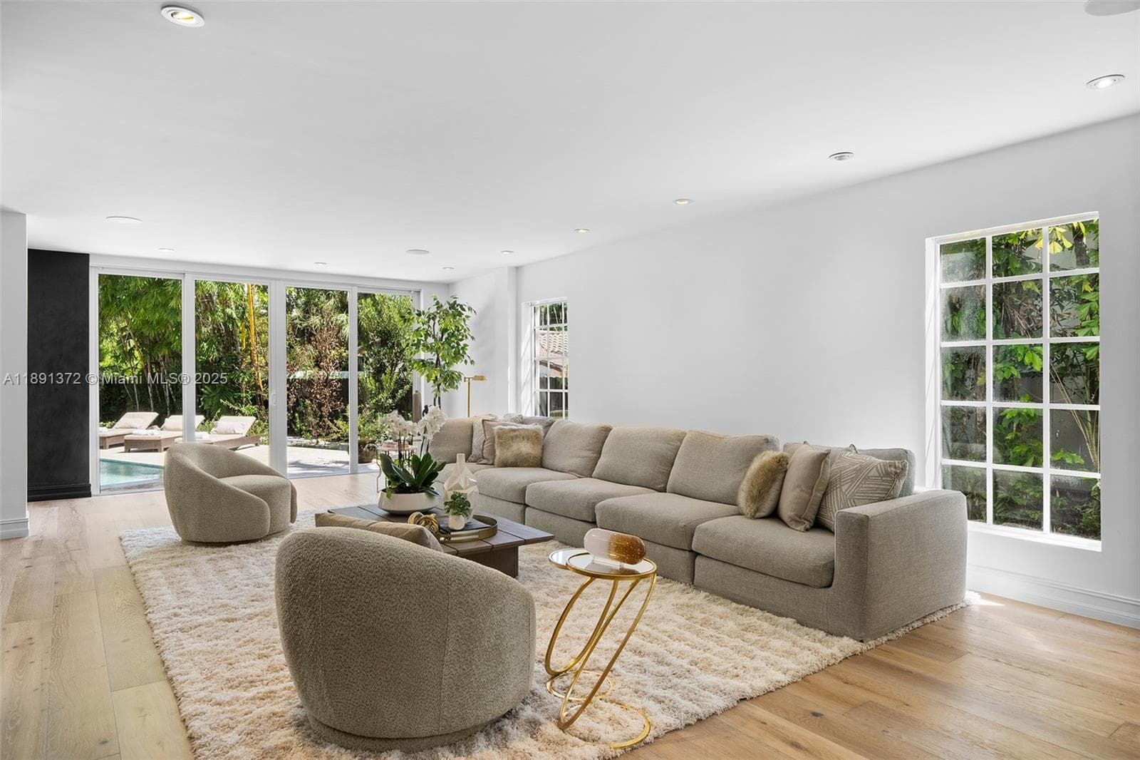 575 Bay Point Rd, Miami FL 33137 — 25