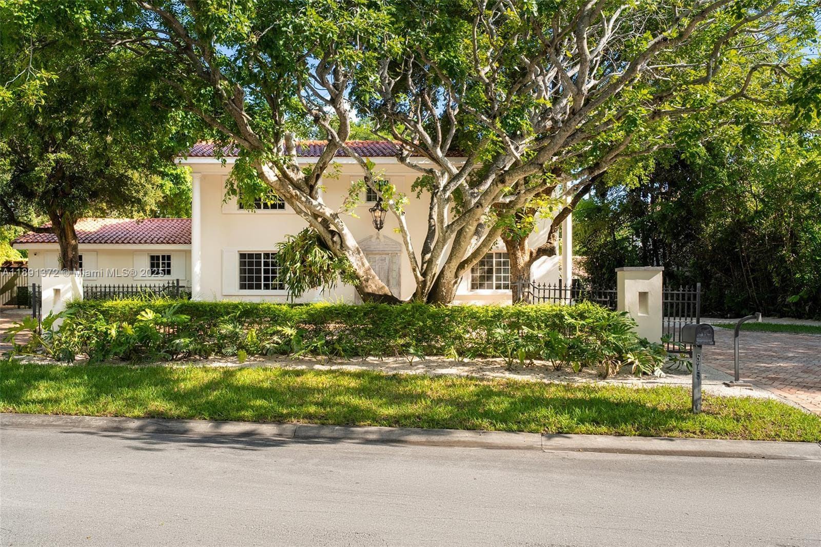 575 Bay Point Rd, Miami FL 33137 — 21