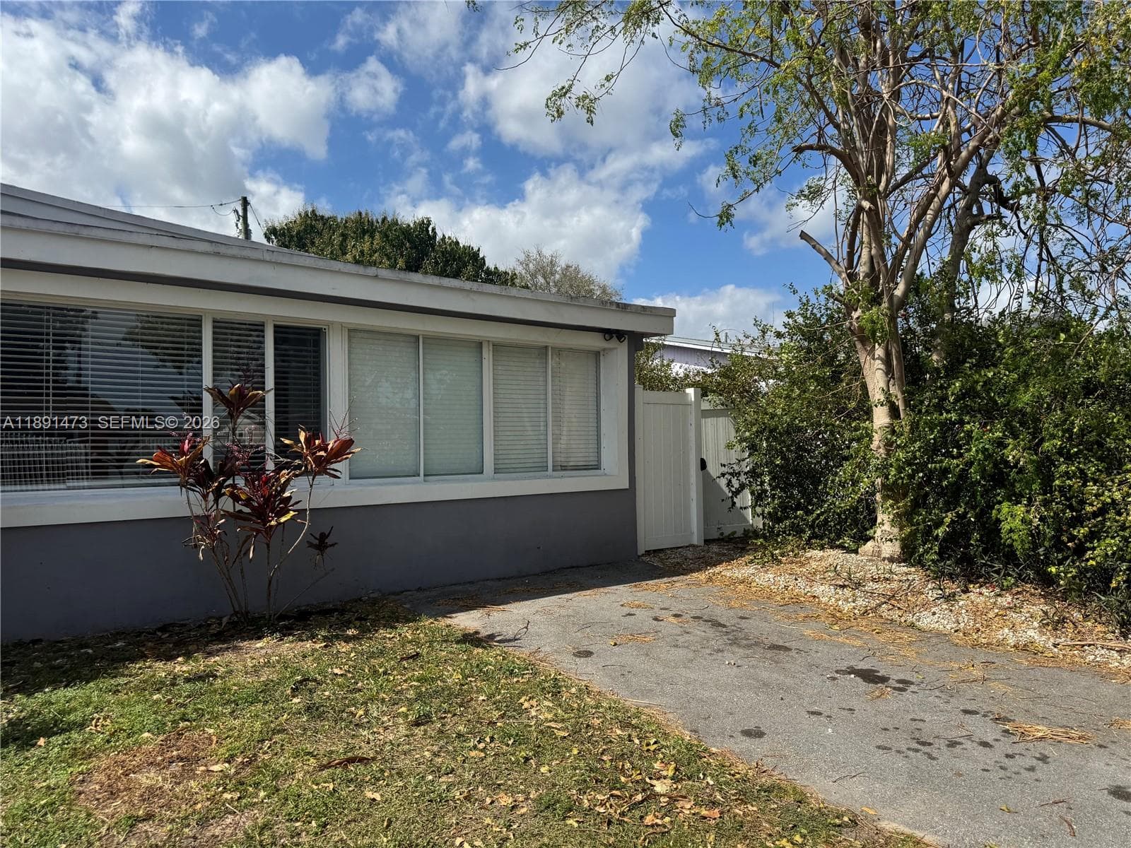 18100 NW 7th Pl, Miami Gardens FL 33169 — 2