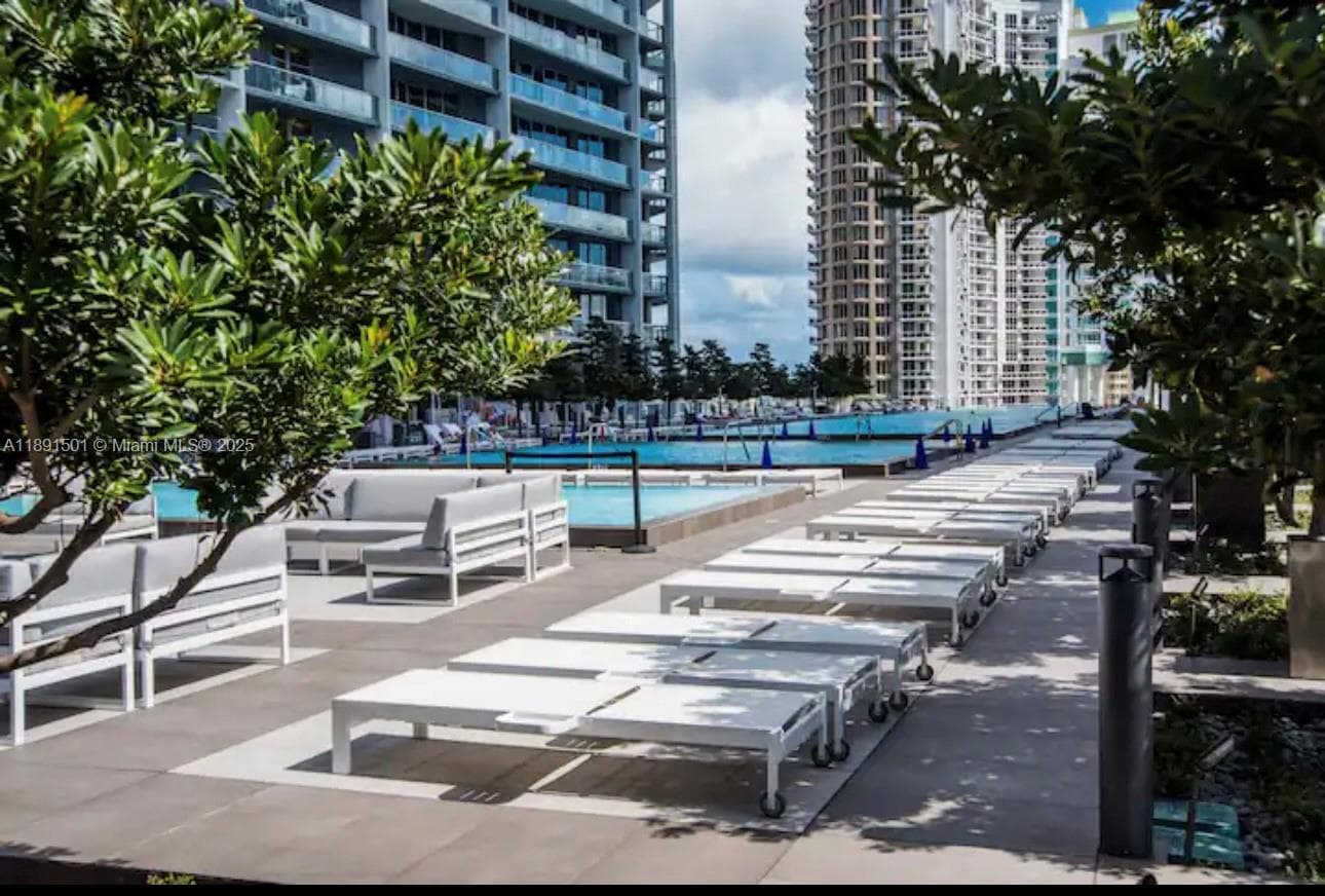 495 Brickell Ave # 3706, Miami FL 33131 — 16