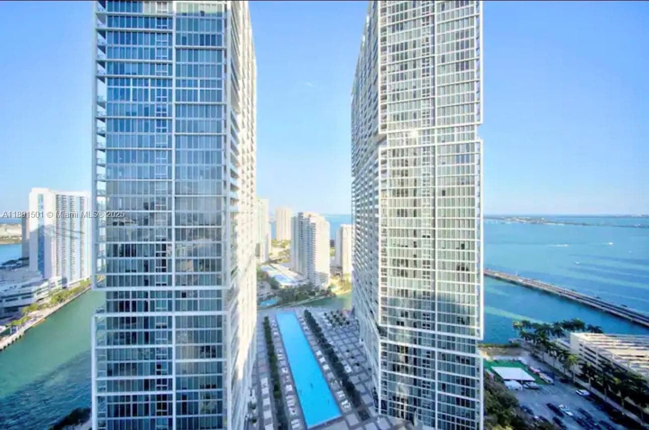 495 Brickell Ave # 3706, Miami FL 33131 — 12