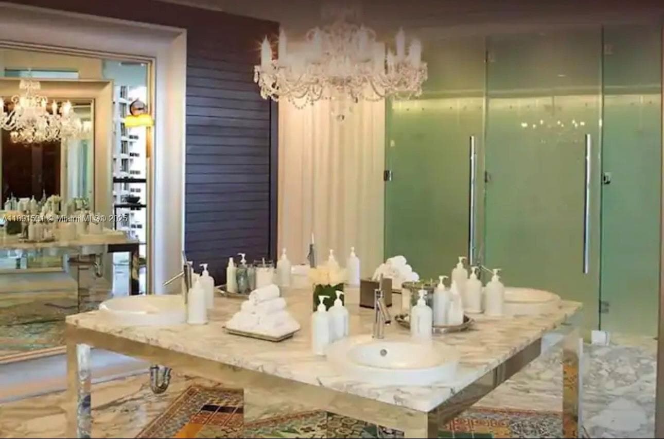 495 Brickell Ave # 3706, Miami FL 33131 — 22
