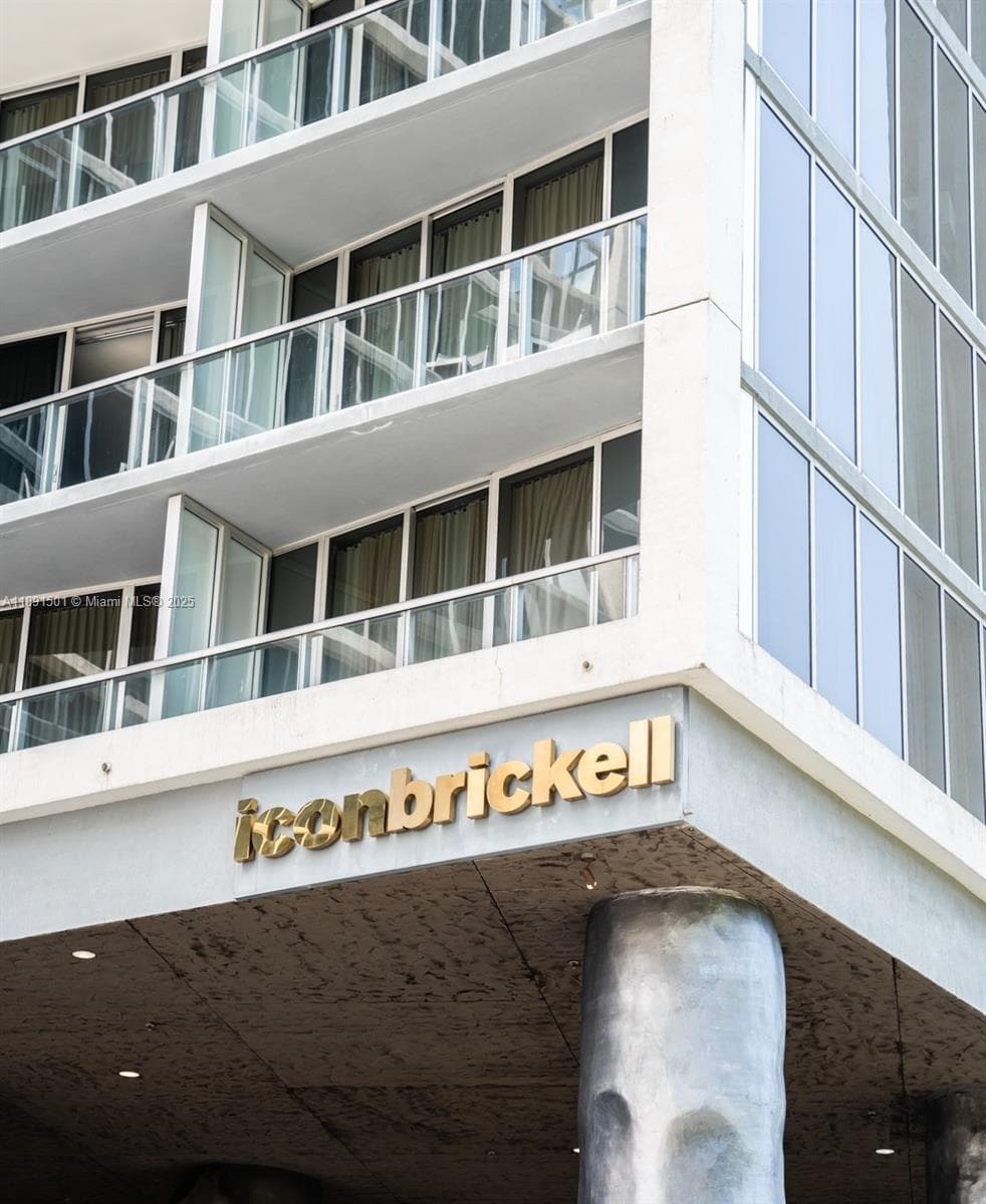 495 Brickell Ave # 3706, Miami FL 33131 — 9