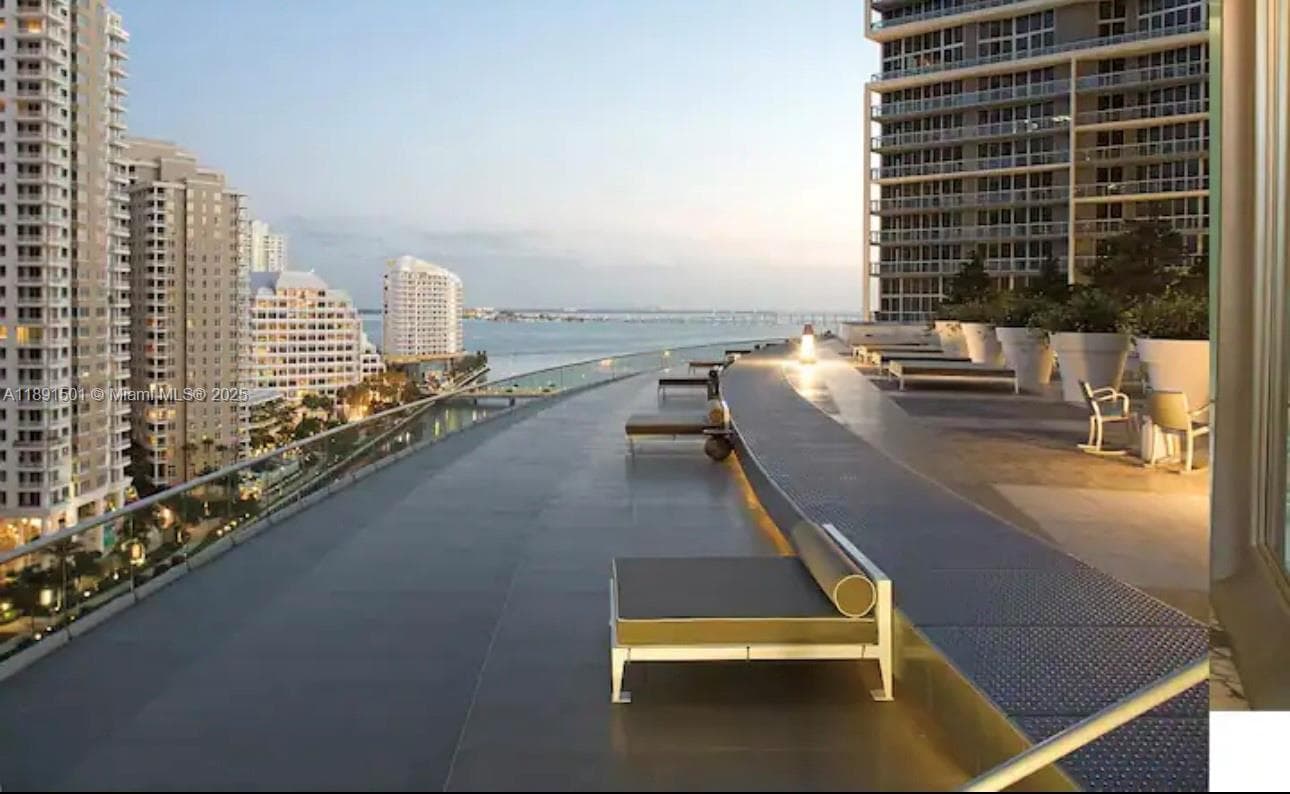 495 Brickell Ave # 3706, Miami FL 33131 — 18