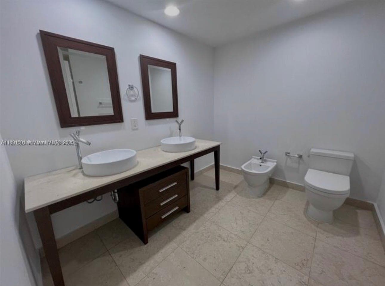 495 Brickell Ave # 3706, Miami FL 33131 — 37