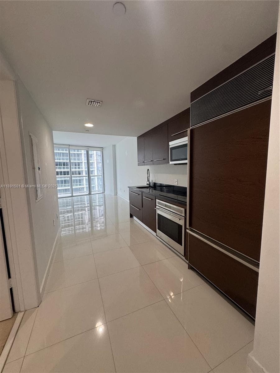 495 Brickell Ave # 3706, Miami FL 33131 — 31