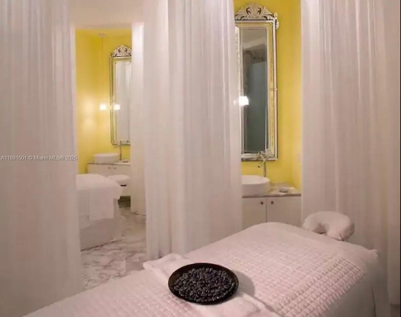 495 Brickell Ave # 3706, Miami FL 33131 — 21