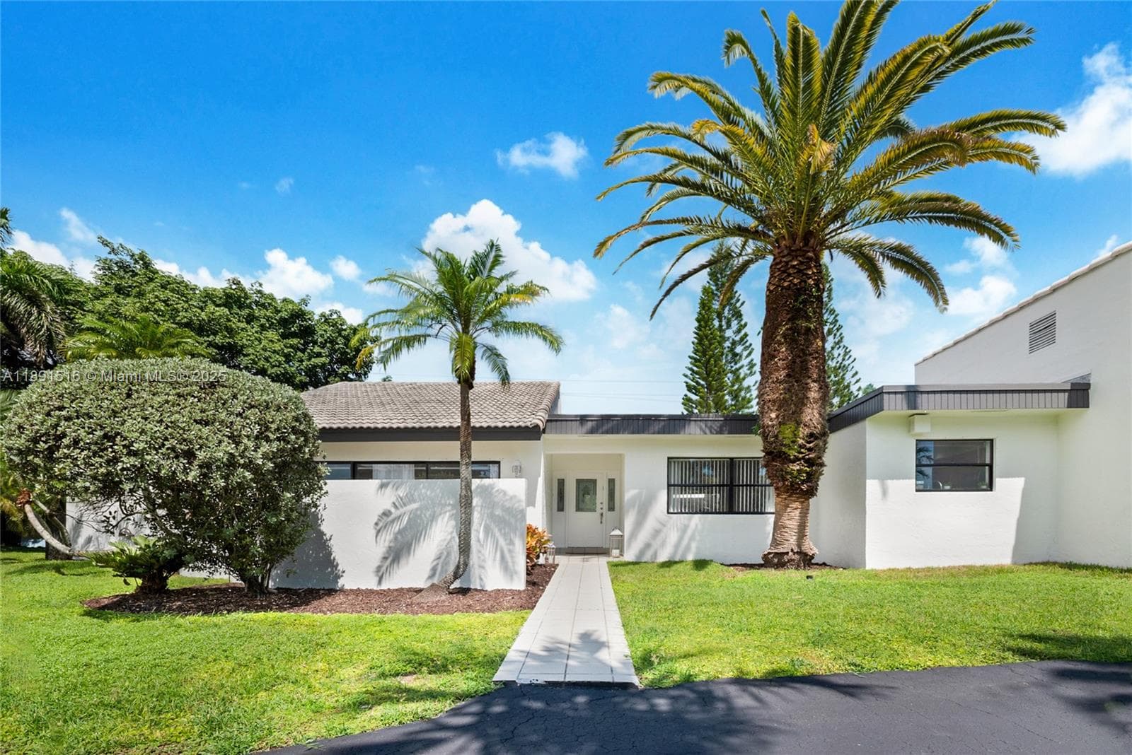 8345 SW 168th Ter, Palmetto Bay FL 33157 — 35