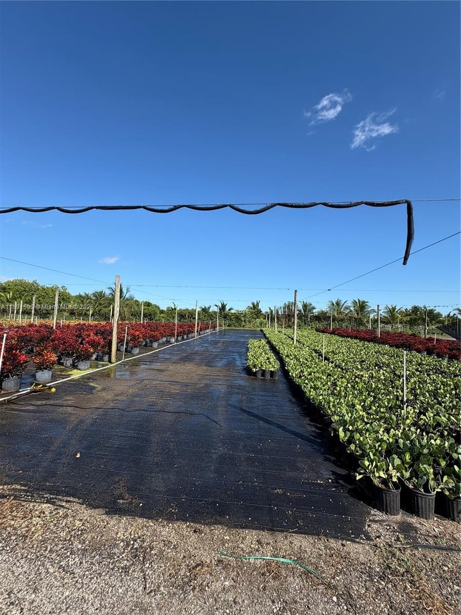 krome, Homestead FL 33034 — 22