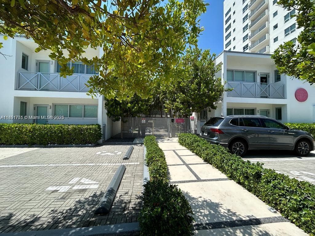 1816 Meridian Ave # 18, Miami Beach FL 33139 — 2
