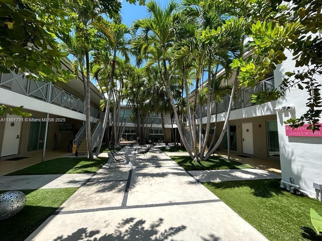 1816 Meridian Ave # 18, Miami Beach FL 33139 — 17