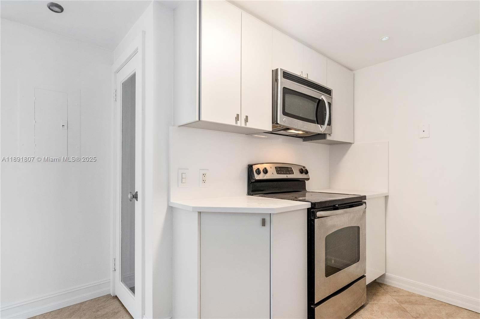 701 Brickell Key Blvd # 1411, Miami FL 33131 — 7