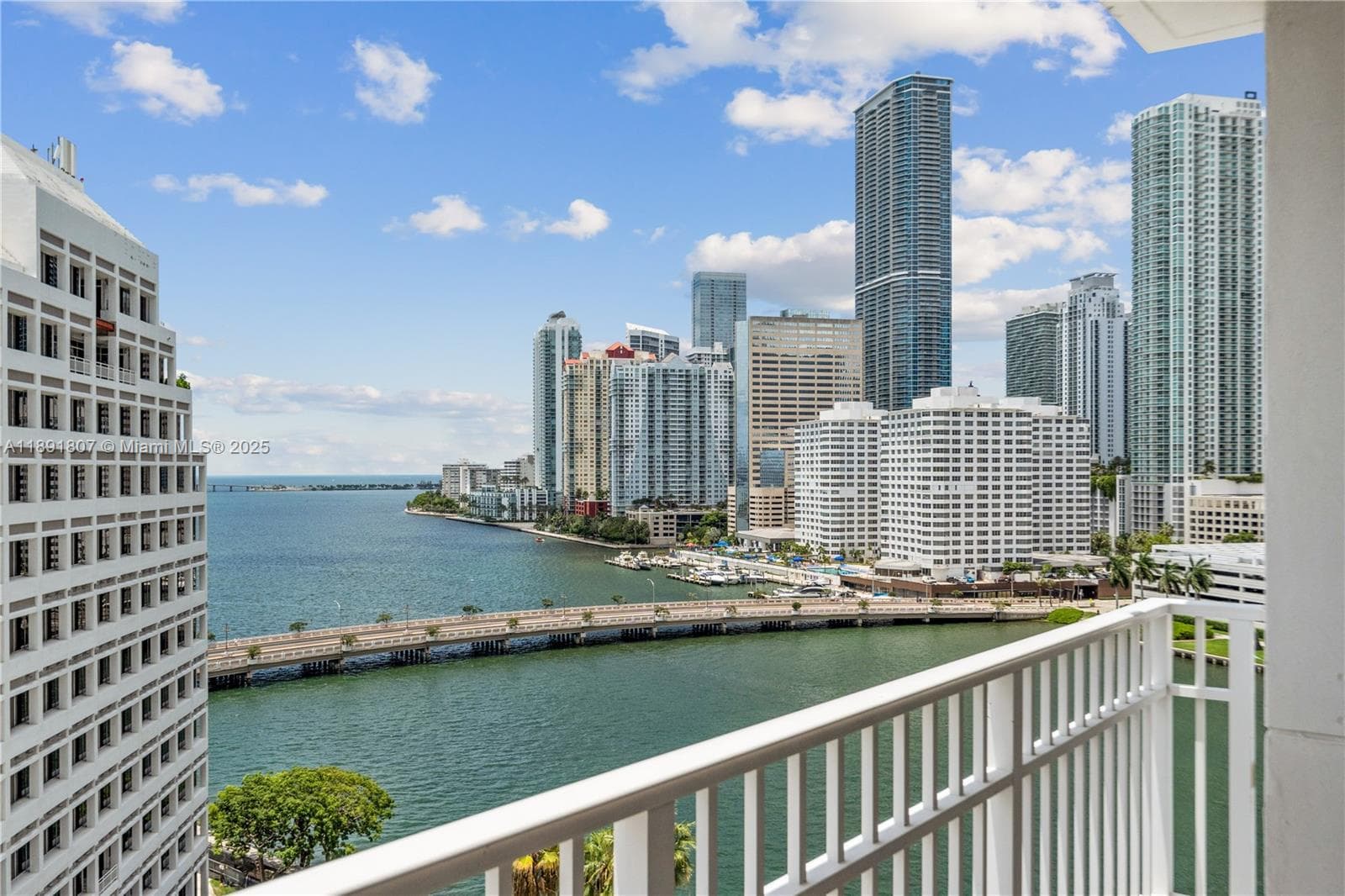 701 Brickell Key Blvd # 1411, Miami FL 33131 — 1