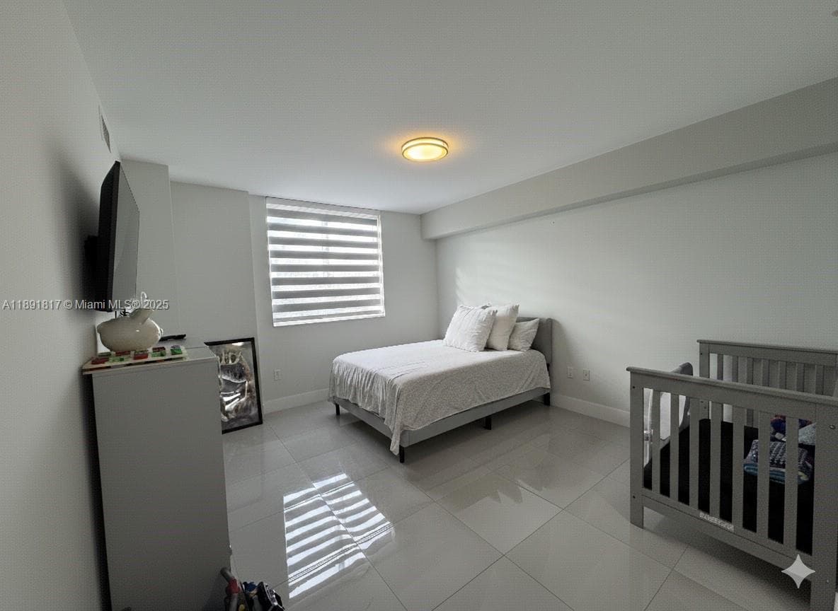 2775 NE 187th St # 318, Aventura FL 33180 — 12