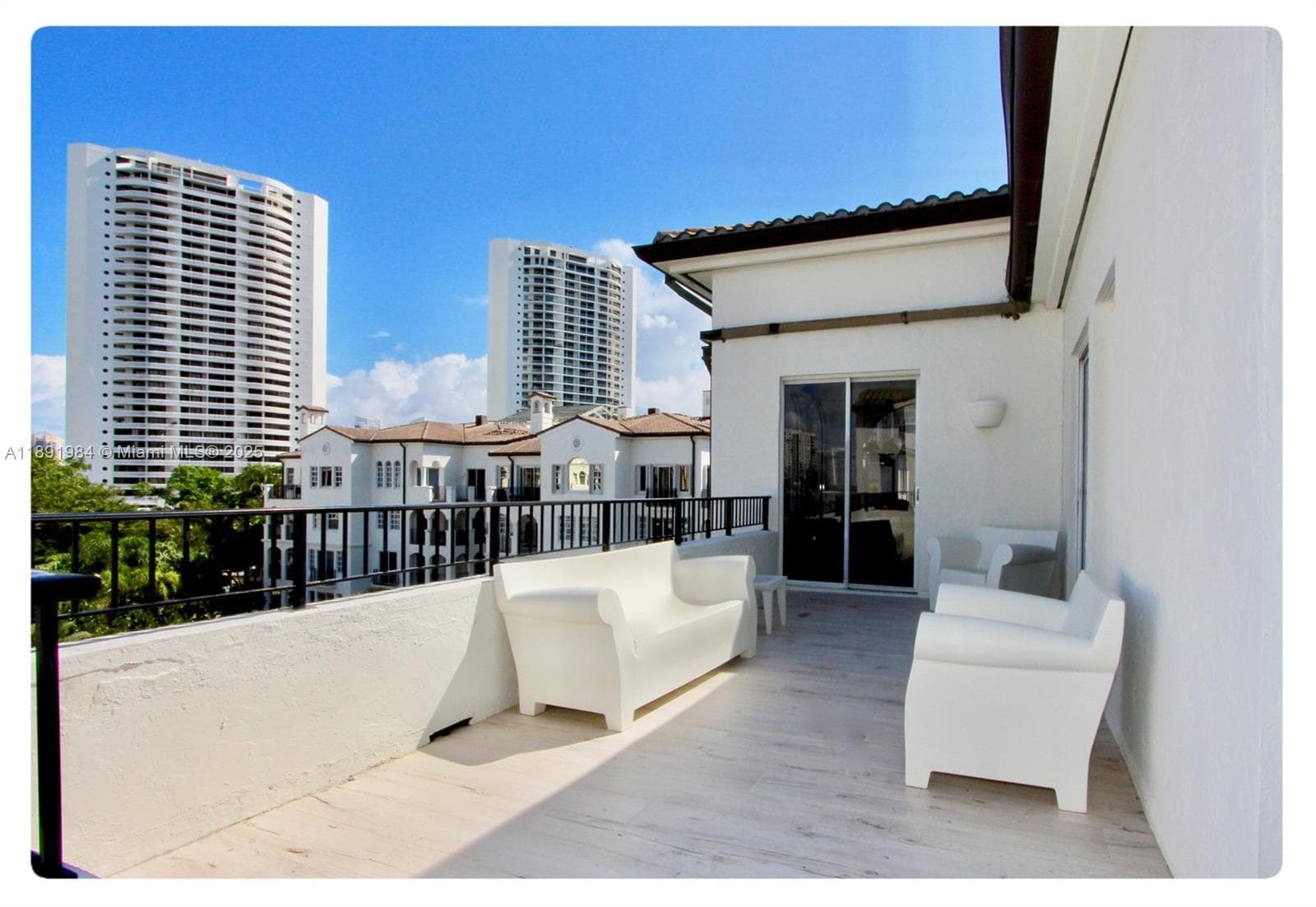 3500 Island Blvd, Aventura FL 33160 — 16