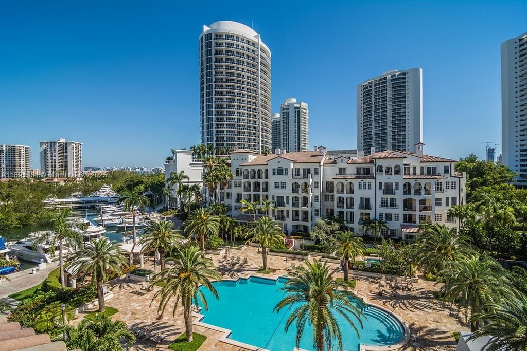 3500 Island Blvd, Aventura FL 33160 — 15