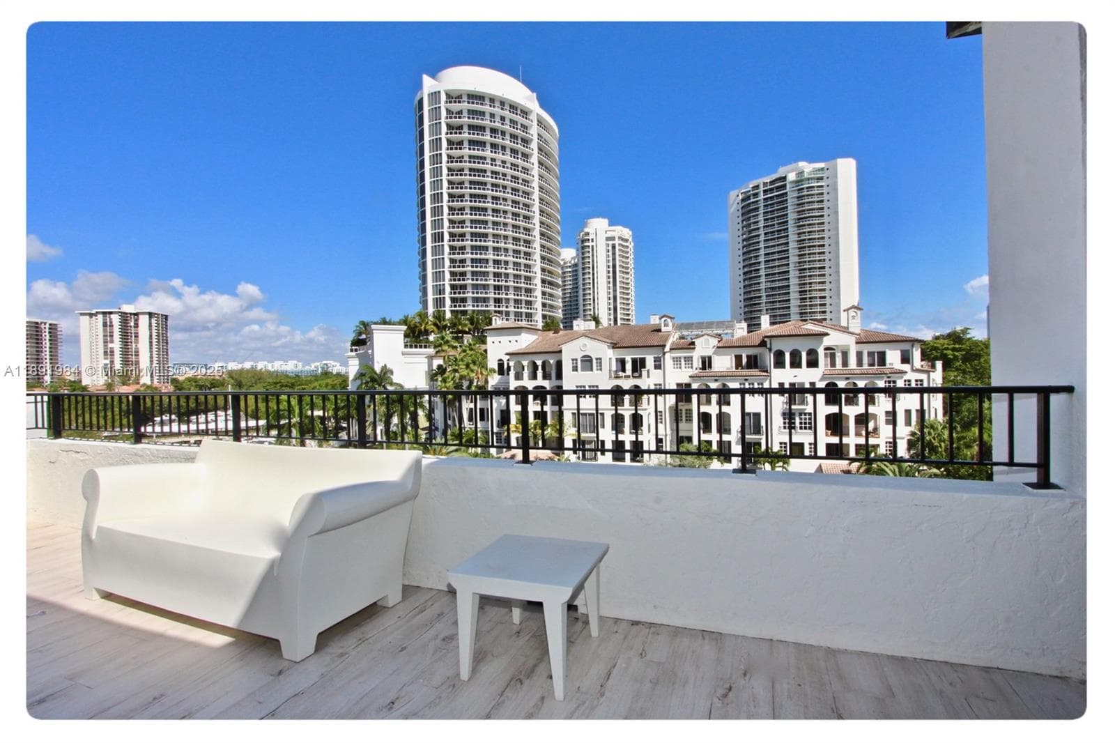 3500 Island Blvd, Aventura FL 33160 — 44