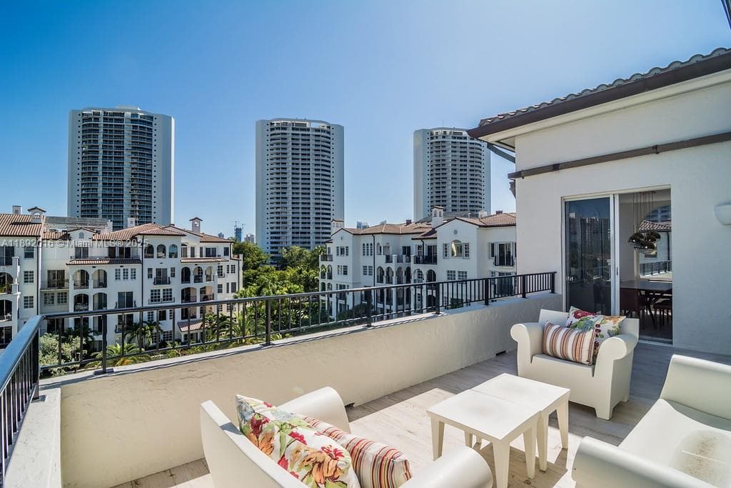 3500 Island Blvd, Aventura FL 33160 — 15