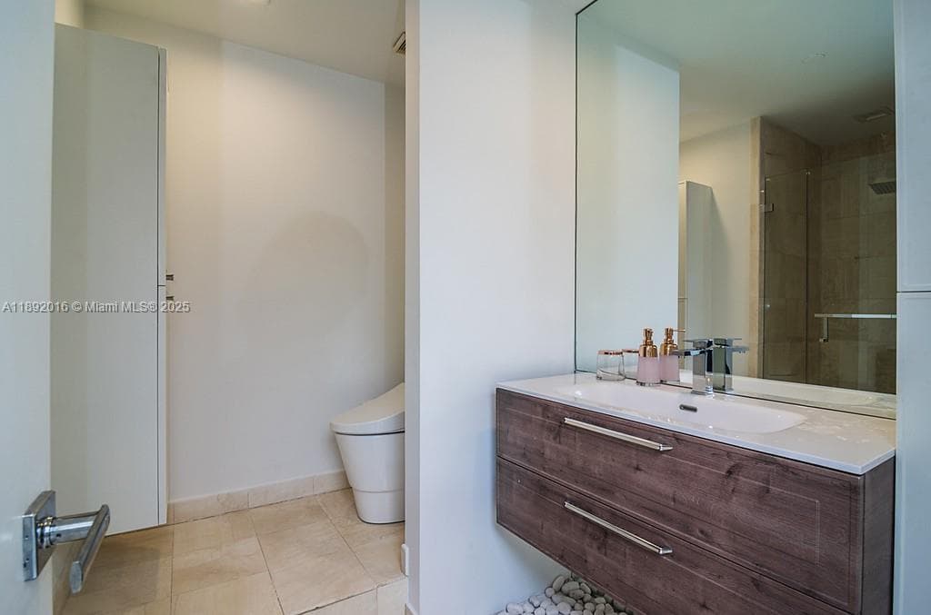 3500 Island Blvd, Aventura FL 33160 — 35