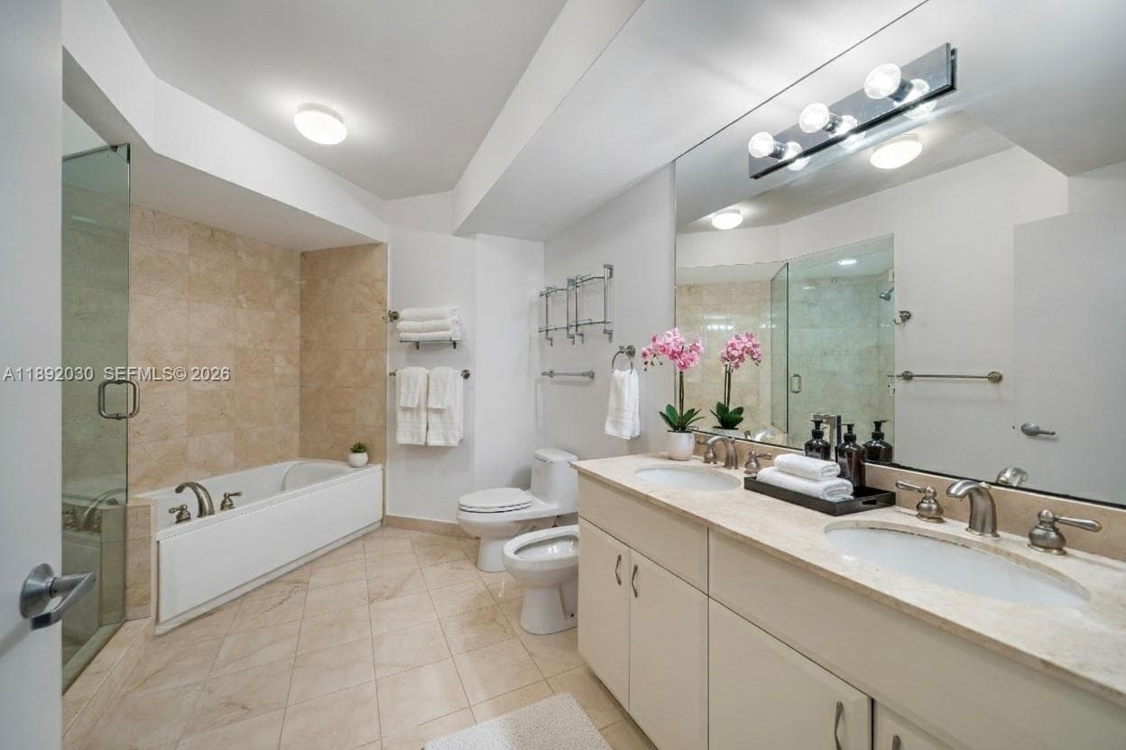6365 Collins Ave # 2901, Miami Beach FL 33141 — 6