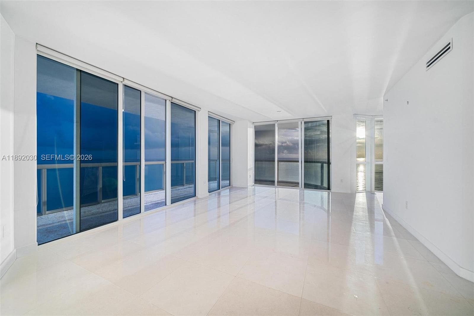 6365 Collins Ave # 2901, Miami Beach FL 33141 — 33