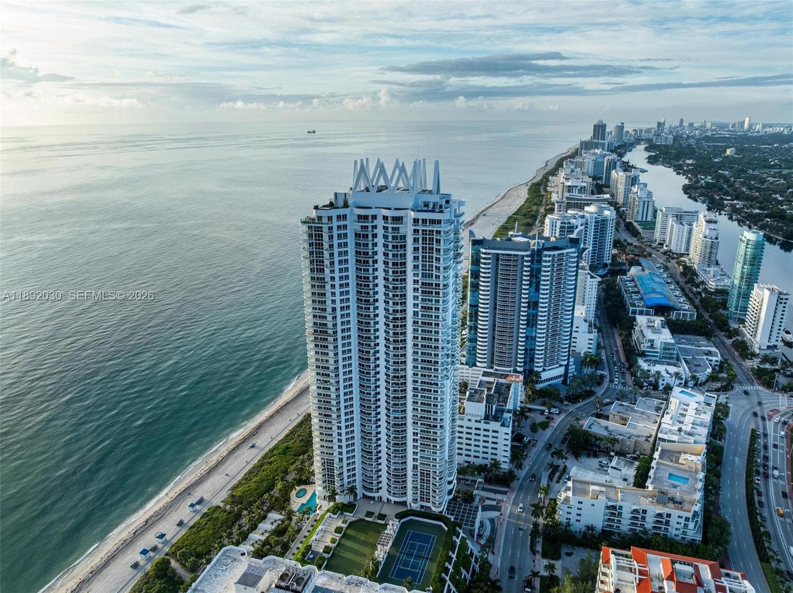 6365 Collins Ave # 2901, Miami Beach FL 33141 — 39