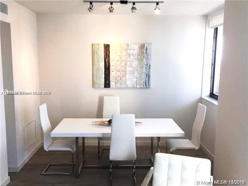 999 SW 1st Ave # 2115, Miami FL 33130 — 2